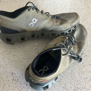 Men’s ON shoes size 9